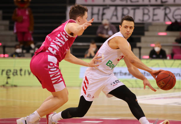 的赛季中 的赛季中