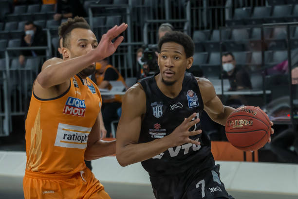 英超表现平 英超表现平